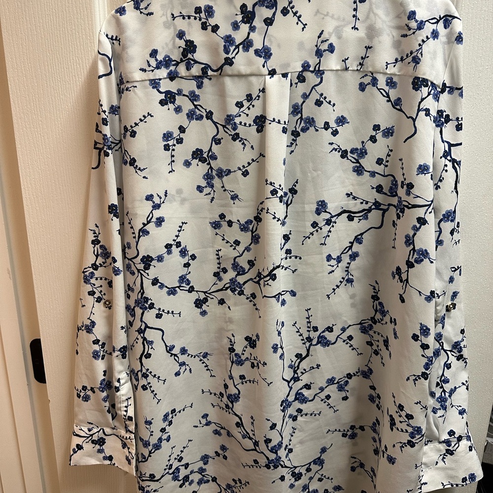 Tommy Hilfiger women's Floral Button-Up Shirt size XL/ NWOT A102 - Picture 4 of 4